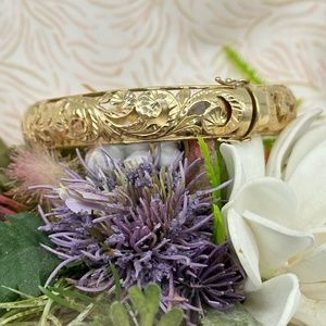 Stunning Vintage 14k Flower Cutout Oval Hawaiian Hinged Bangle Bracelet 40.4g